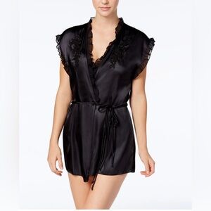 Intimo Donatella Robe Black Floral Ruffle Trim Short Sleeve‎ Lingerie Medium